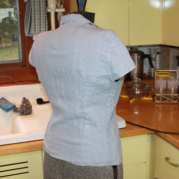 Autreton Short Sleeve Women's Dress Shirt - Picture 3 of 6